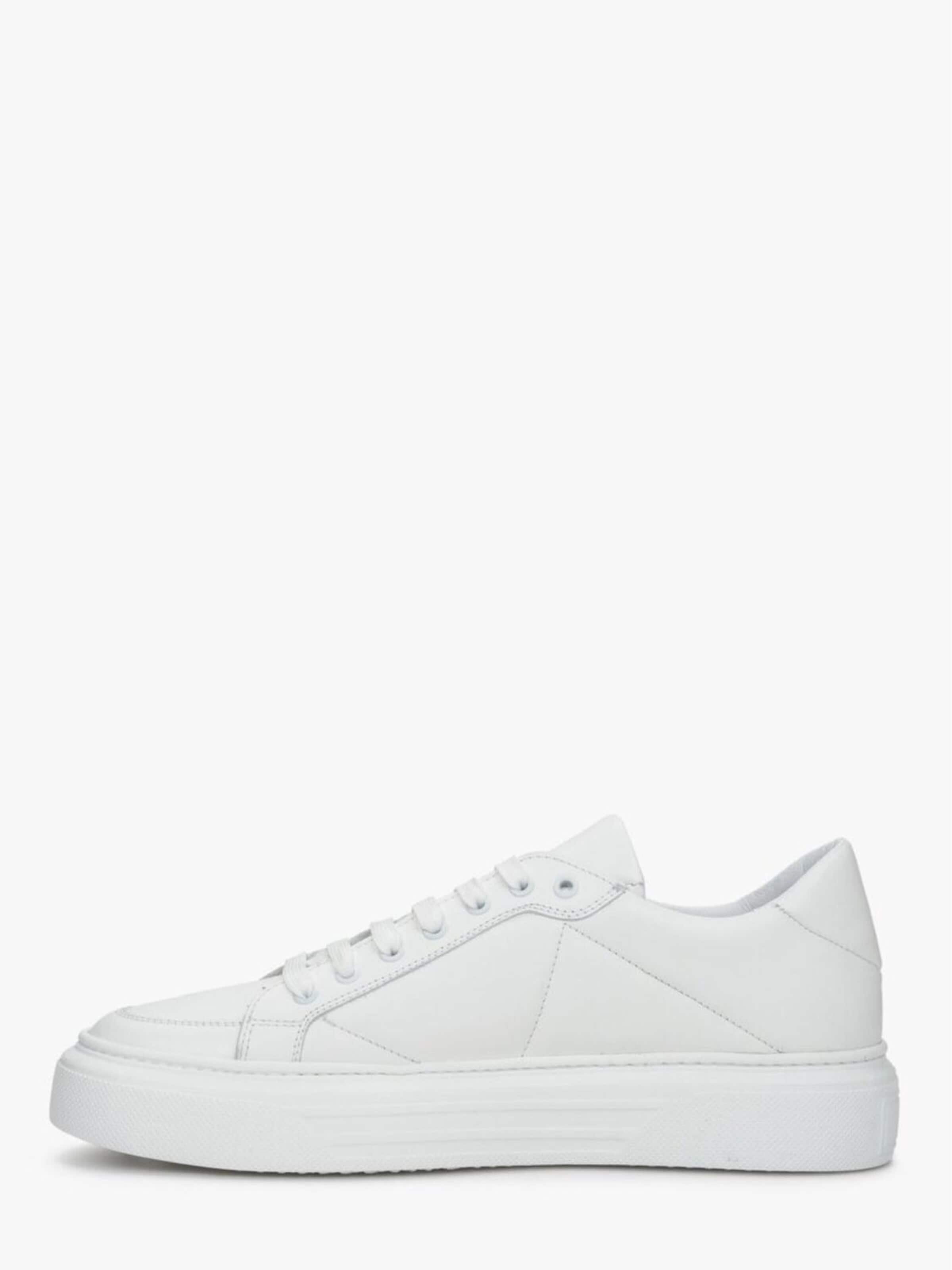 Estro Sneakers '09-4300' in White: front