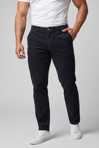 Men Plus Regular Chino Pants in Black: front