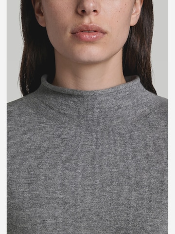 MAERZ Muenchen - Jersey en gris: frente