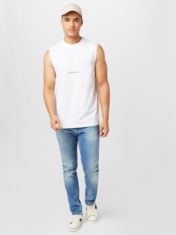 T-Shirt Calvin Klein Jeans en blanc