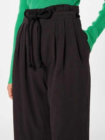 ICHI Wide leg Pleat-Front Pants 'ERIAN' in Black