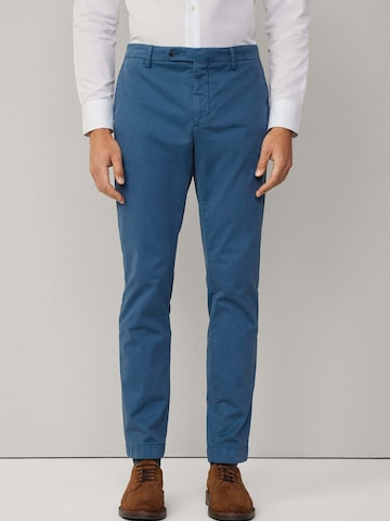 Coupe slim Pantalon chino 'Kensington' Hackett London en bleu : devant