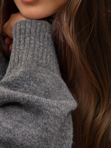 Hiccup - Pullover 'Pullover' em cinzento