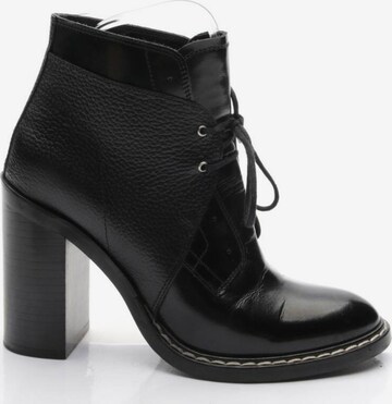 Maison Martin Margiela Stiefeletten 36 in Schwarz: predná strana