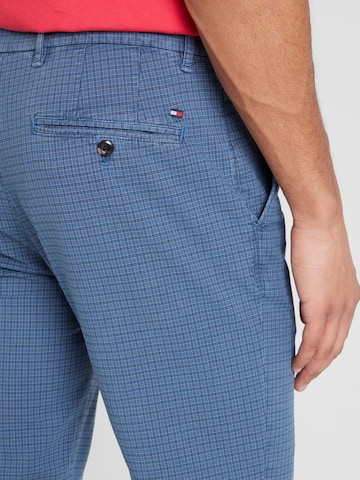 TOMMY HILFIGER Normální Chino kalhoty – modrá