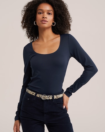 Tricou de la WE Fashion pe albastru: față