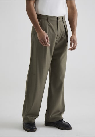 Loosefit Pantaloni con pieghe di Prohibited in verde