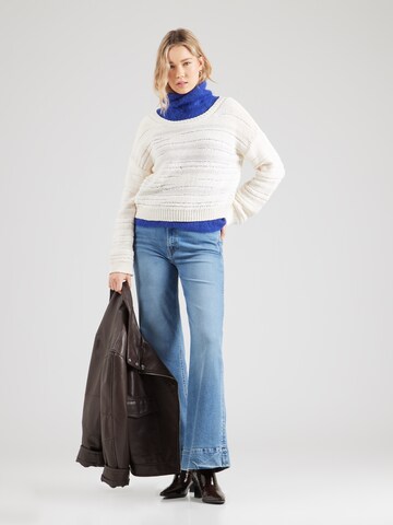 Pull-over 'AALIYA' ARMEDANGELS en blanc