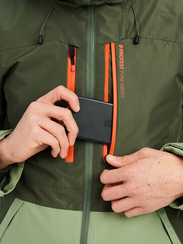 PROTEST Sportjacke 'PRTBAKIE'‌‌‌‌‌‌‌‌‌ in Grün