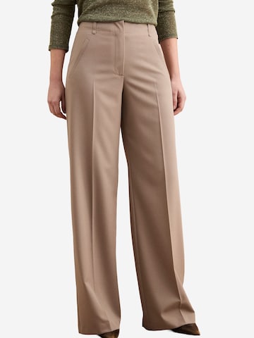 Il Lanificio Regular Pants in Grey: front