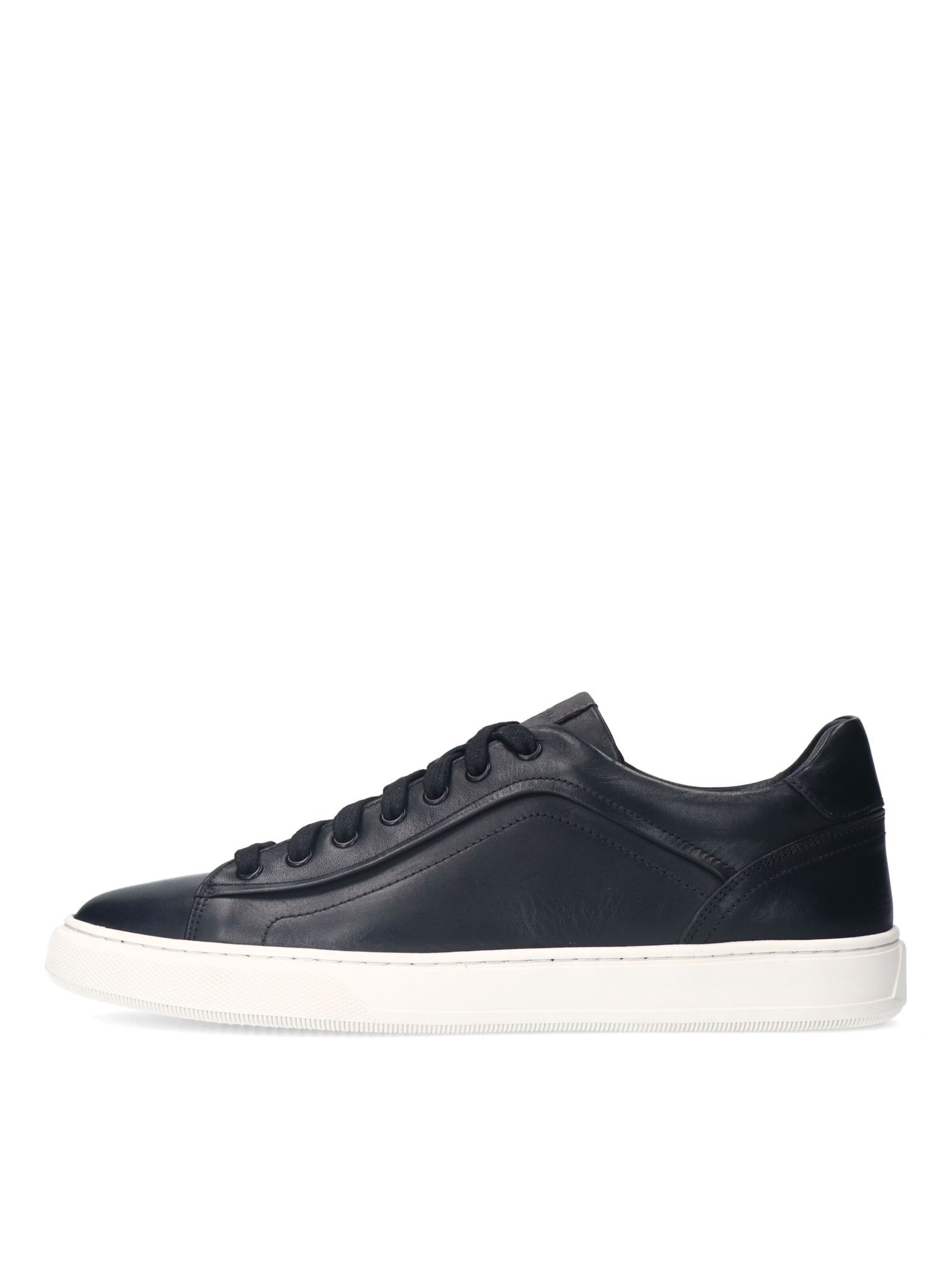 MANFIELD Sneakers in Black