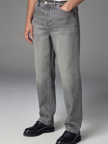 Loosefit Jeans di Next in grigio