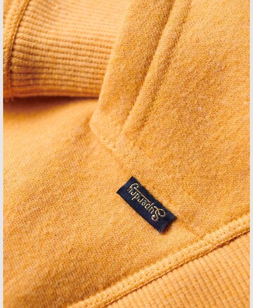 Superdry Sweatshirt 'Essential' in Geel