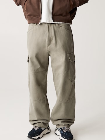 Loosefit Pantalon cargo Pull&Bear en vert : devant