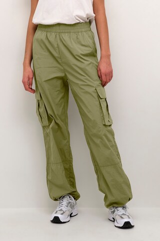 Loosefit Pantalon cargo Kaffe en vert : devant