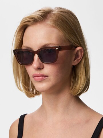 Lunettes de soleil 'PCKatie' PIECES en marron