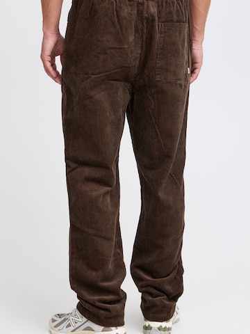 !Solid Regular Broek 'Gutti' in Bruin