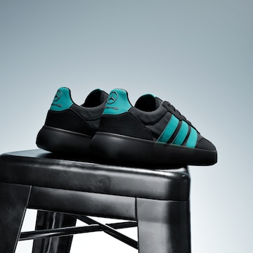 ADIDAS PERFORMANCE - Sapatilha de desporto 'Mercedes - AMG Petronas Formula One Team Barreda Decode' em cinzento