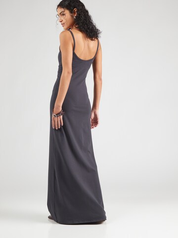 Robe 'Stella' WEEKDAY en gris