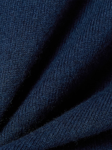 Andrew James Sweater in Blue