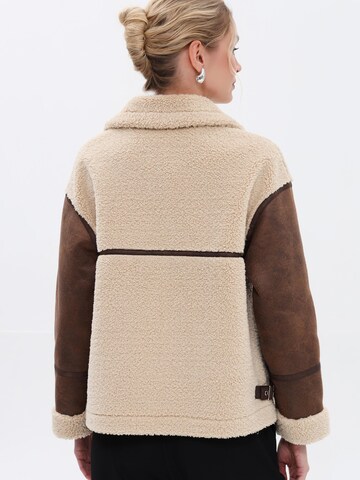 Passioni Between-Season Jacket in Beige