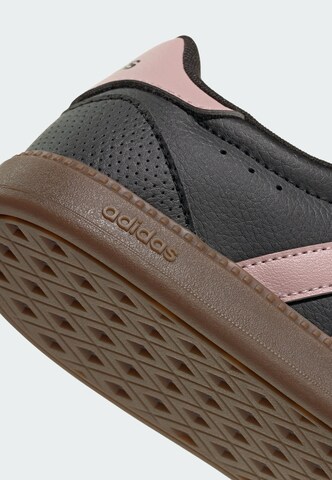 melns ADIDAS SPORTSWEAR Zemie brīvā laika apavi 'Breaknet Sleek'