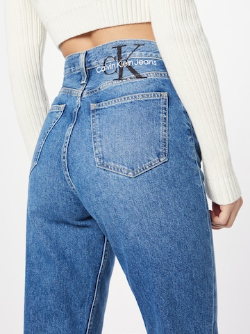 Calvin Klein Jeans تقليدي جينز بلون أزرق