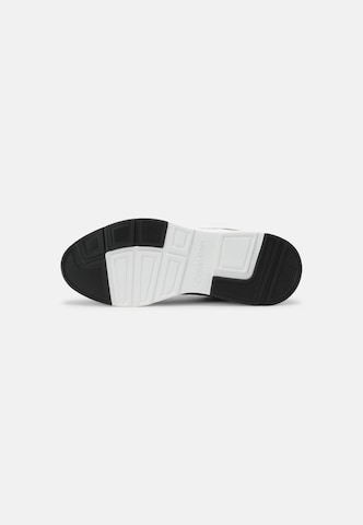 Sneaker low de la Calvin Klein pe negru