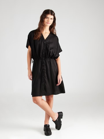 MAKIA - Vestido camisero 'Ley' en negro: frente