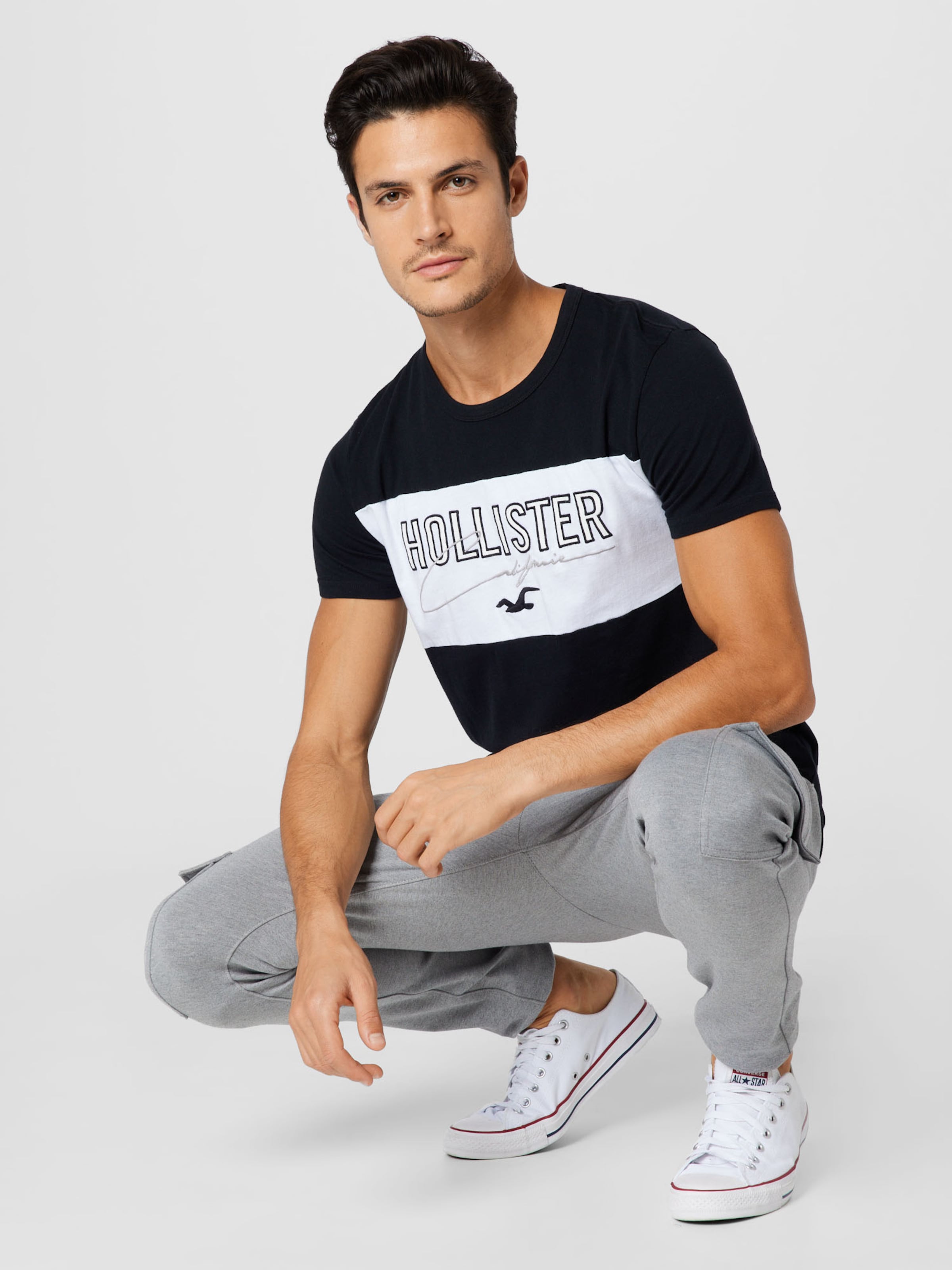 Abbigliamento Maglie e T-shirt HOLLISTER Maglietta in Nero 
