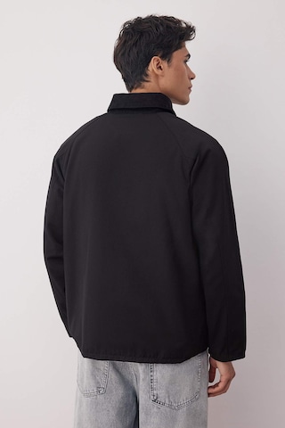 Giacca di mezza stagione di Trendyol in nero