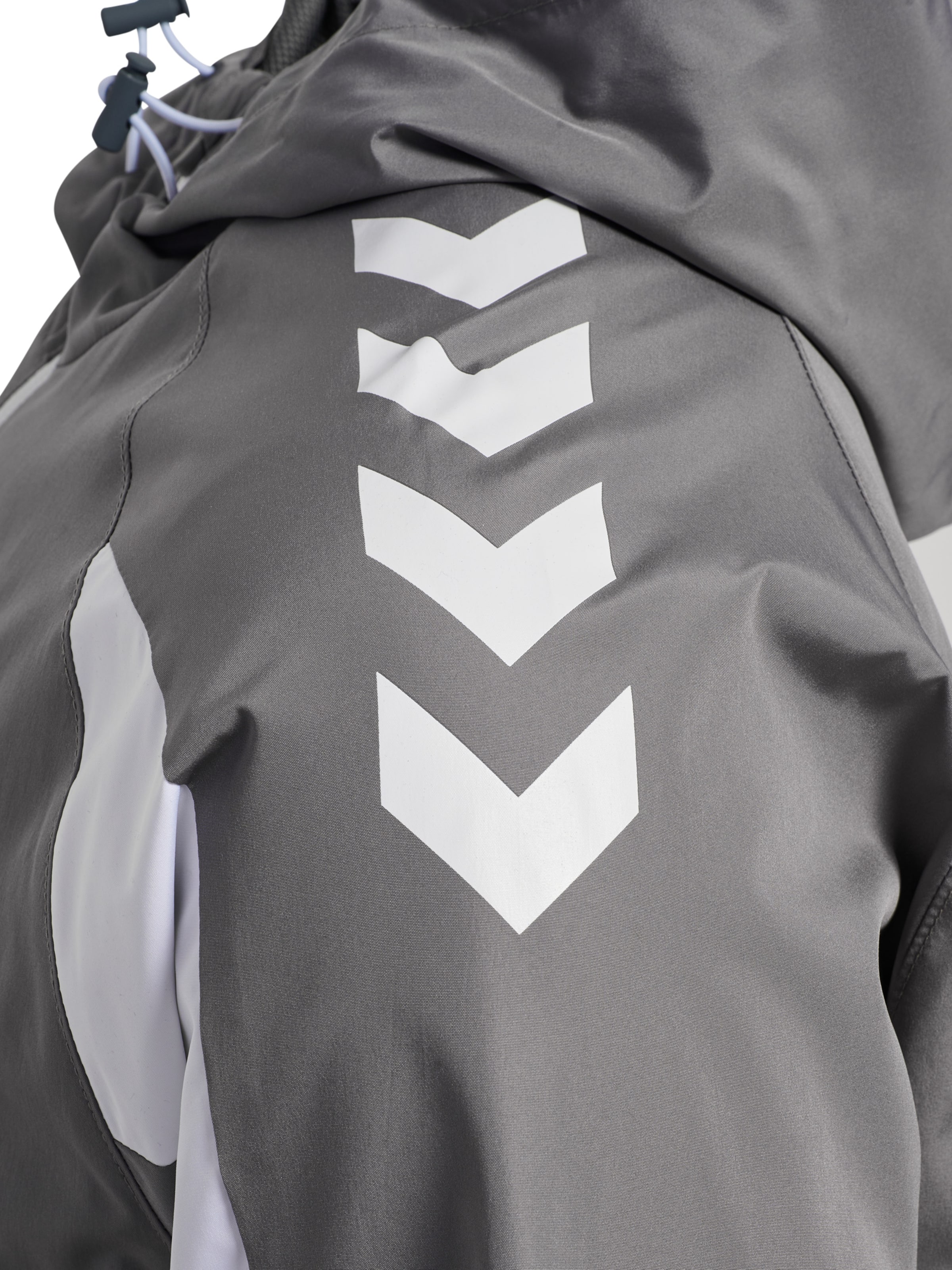 Hummel Sportjacke 'Core 2.0' in Grau