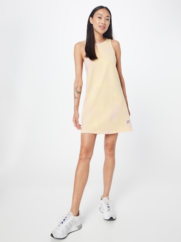 ADIDAS ORIGINALS Letní šaty 'Allover Print' – žlutá