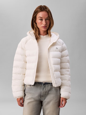 Veste d’hiver Calvin Klein Jeans en blanc : devant