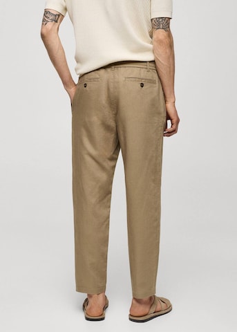 Effilé Pantalon 'Romelino' MANGO MAN en vert