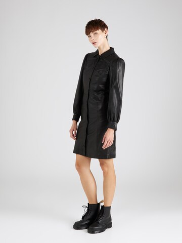 Maze Skjortklänning i svart: framsida