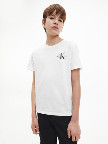 T-Shirt Calvin Klein Jeans en blanc : devant