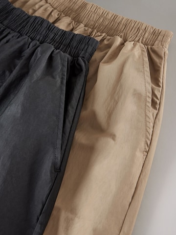 The Set Rock in Beige