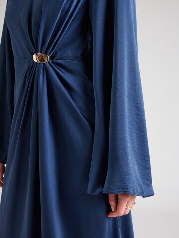 Abercrombie & Fitch Платье в Синий