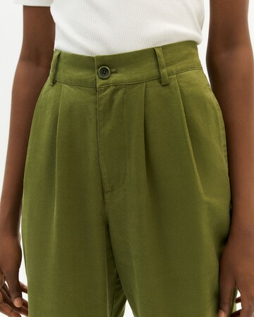 Thinking MU Regular Pleat-Front Pants 'Rina' in Green