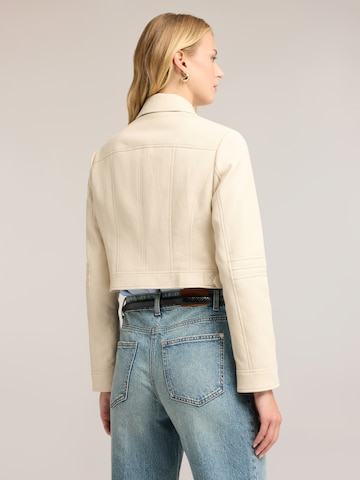 MOTIVI Between-season jacket in White