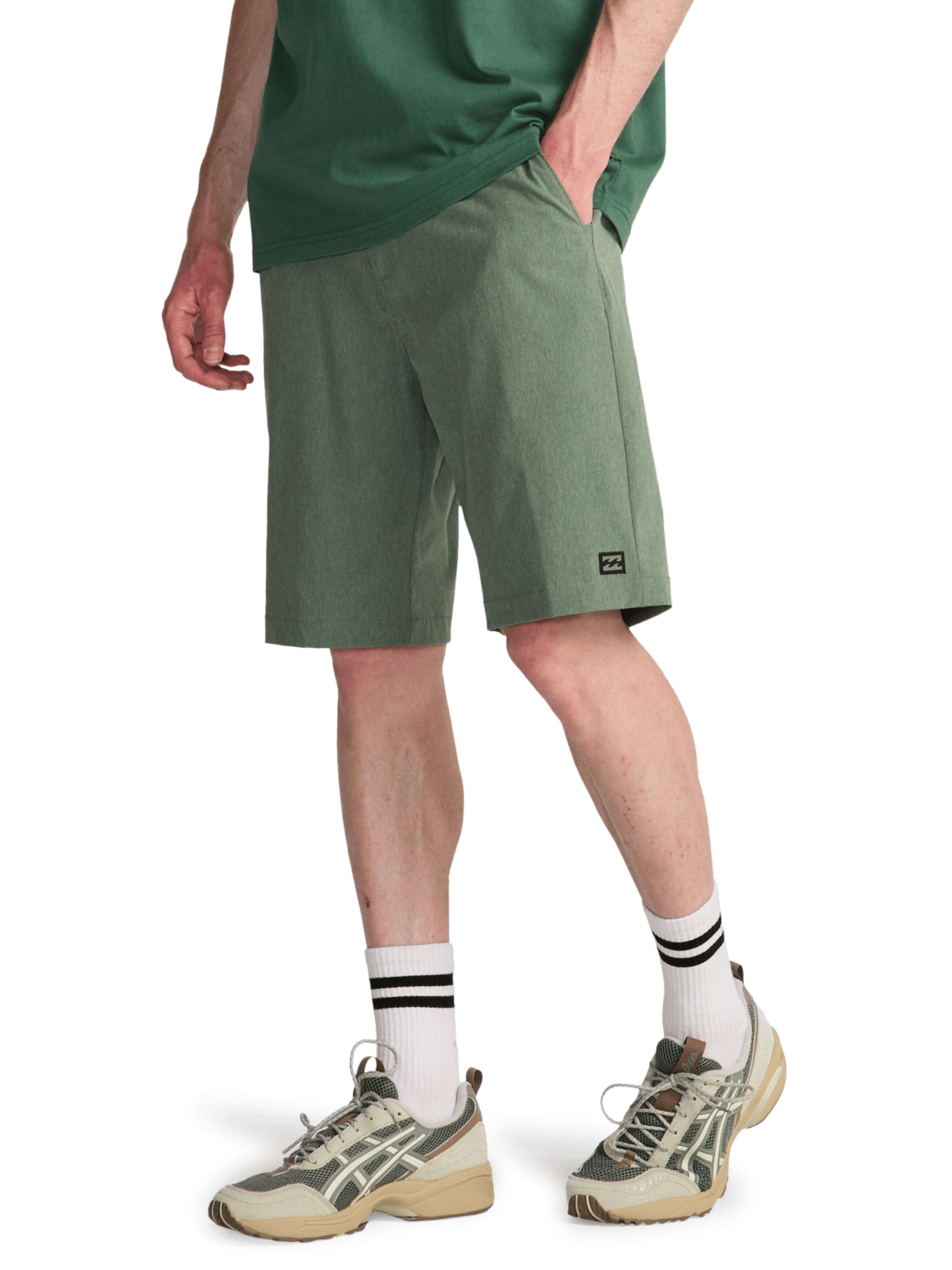 BILLABONG Regular Shorts in Grün