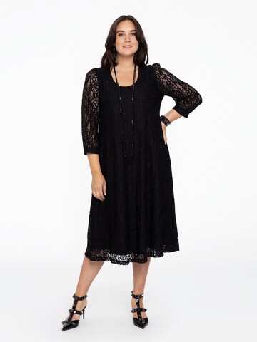 Yoek Dress in Black