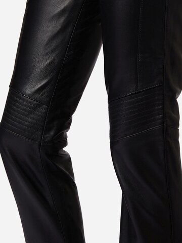 Slimfit Pantaloni di RICANO in nero