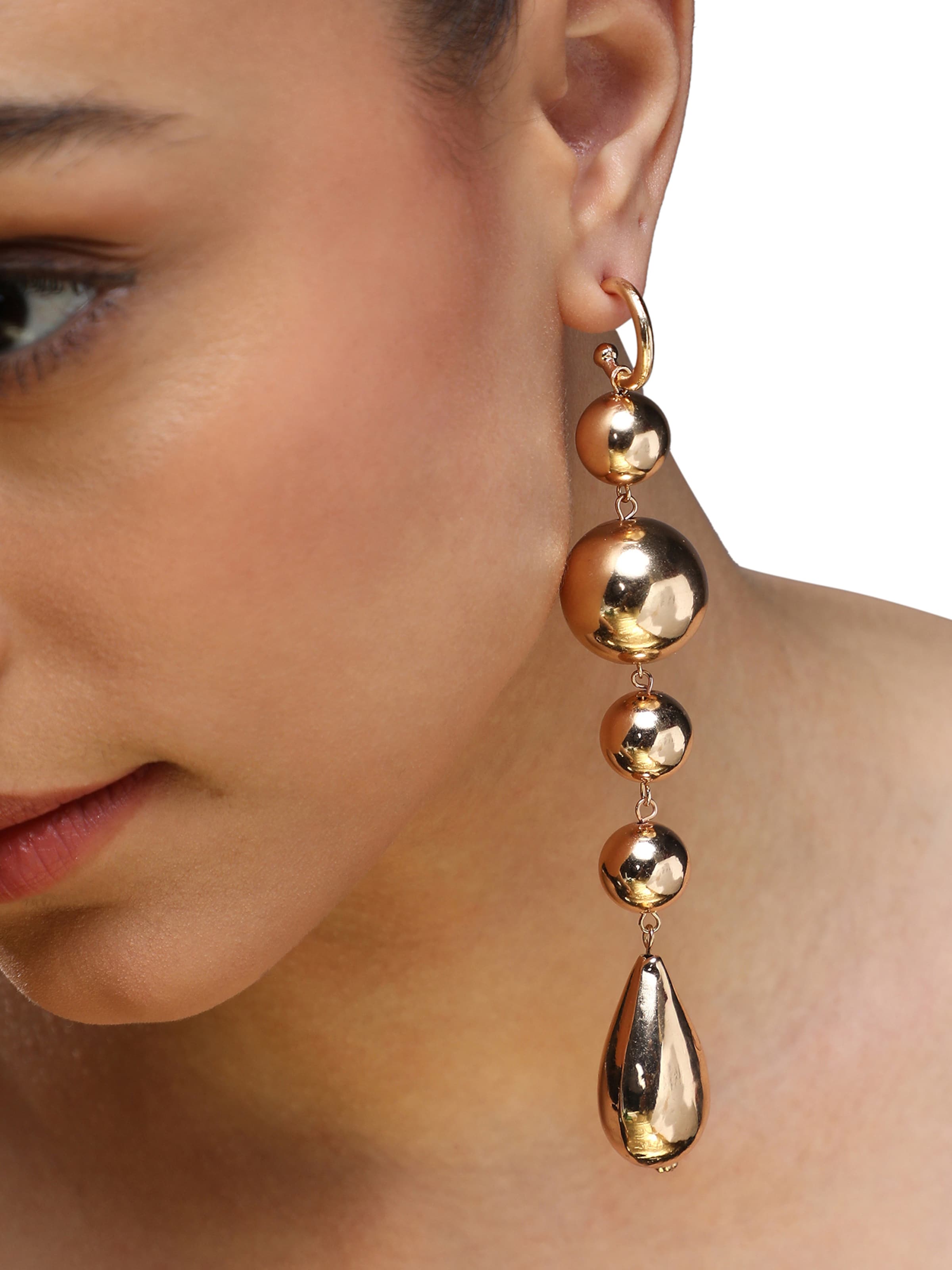 SOHI Náušnice 'Aasha' – zlatá: přední strana