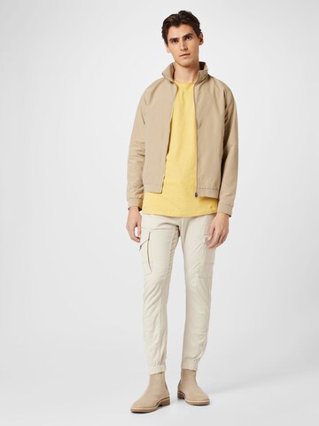 JACK & JONES Póló 'BASHER' - sárga