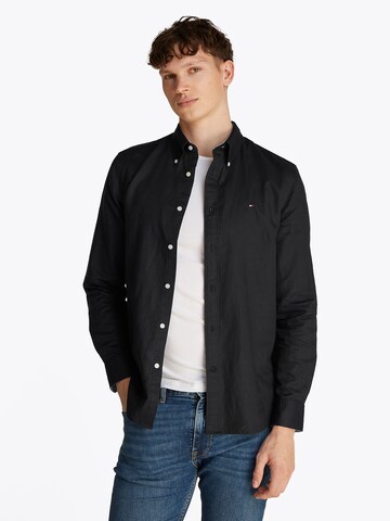 Coupe regular Chemise TOMMY HILFIGER en noir : devant