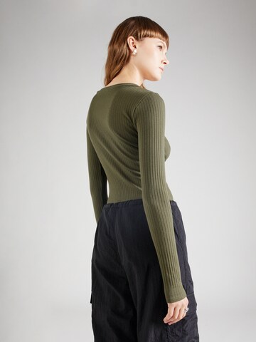 ABOUT YOU Shirt 'Fabienne' in Groen