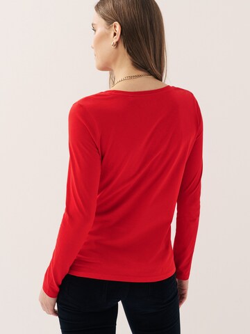 Next Shirt in Red