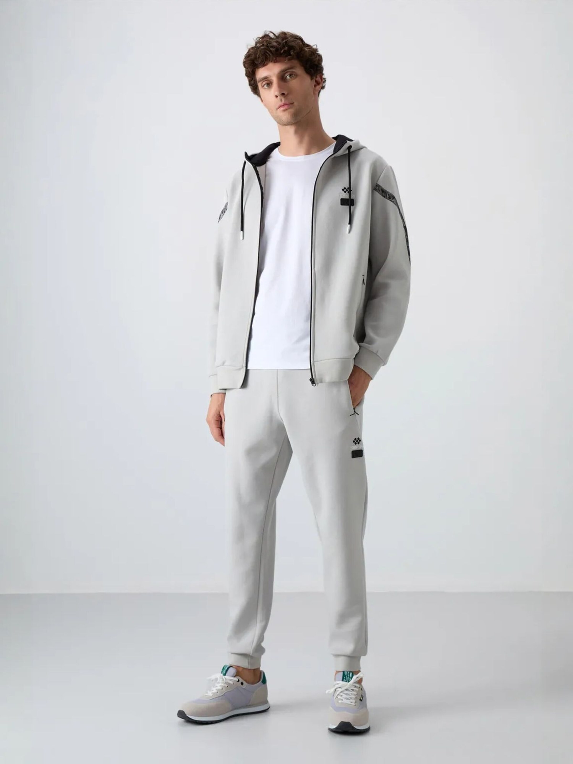 Tommy Life Aktive Sets in Grau: Vorderseite